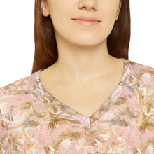 Load image into Gallery viewer, Women&#39;s Long Sleeve V-neck Shirt - Winter Sunbathing