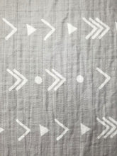 Load image into Gallery viewer, Lightweight Baby Blanket- 2 Pack with Travel Bag- Gray Polka Dot and Arrow Print